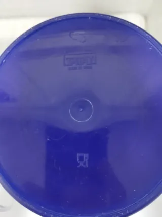 Cubitera azul de la marca Tatay con pinza