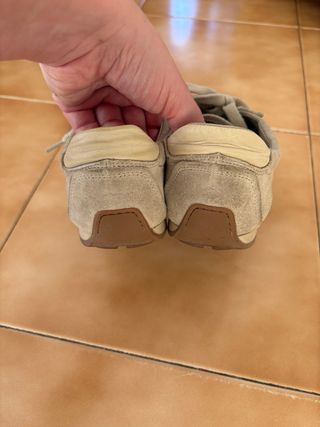 Zapatillas de mujer Massimo Dutti.