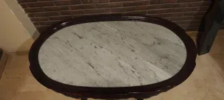 Mesa centro antigua, madera y marmol