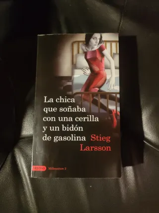 La chica que soñaba con una cerilla y un bidón de