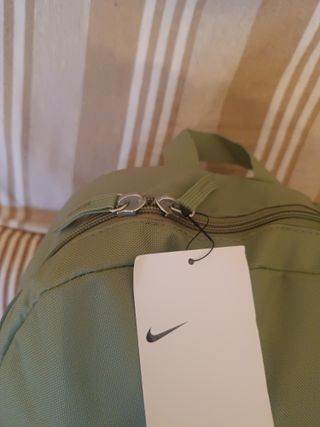 Mochila Nike Classic Capacidad 16L Color verde