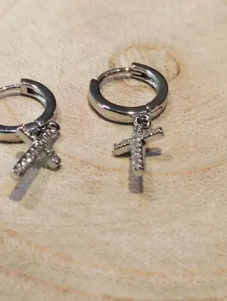 pendientes de cruzes