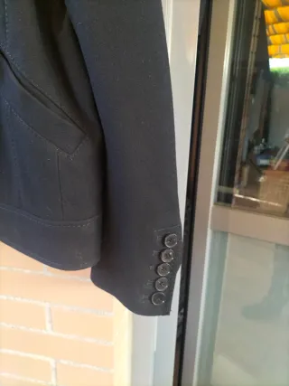 chaqueta de estilo Harrington de Zara color negro