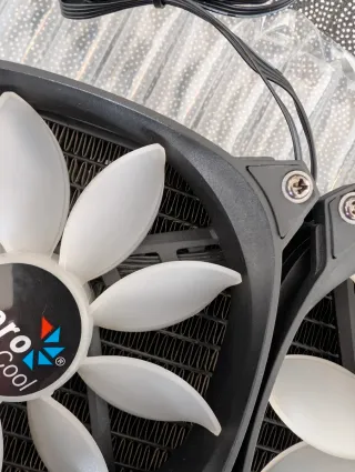 Refrigeración líquida 240mm Aerocool Pulse L240F