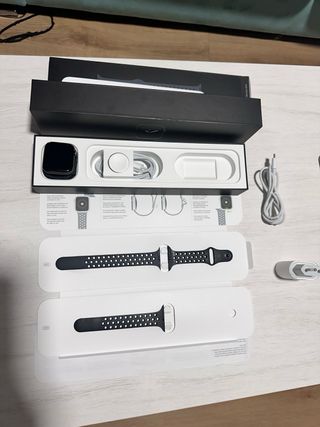 Pacchetto Apple: iPad 64GB WiFi + SIM + Apple Watch