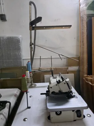Máquina de coser de acabado