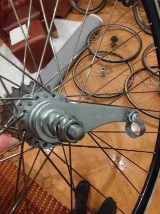 Ruedas de 700 contrapedal.