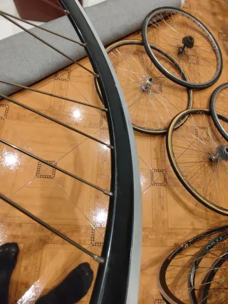 Ruedas de 700 contrapedal.