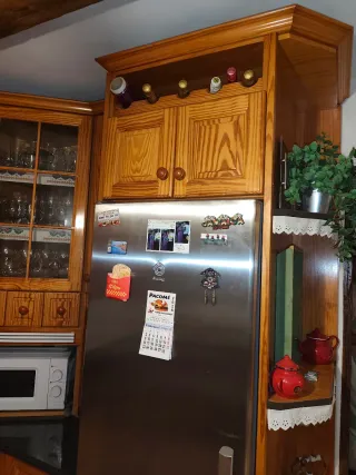 Muebles de cocina madera y encimera granito macizo