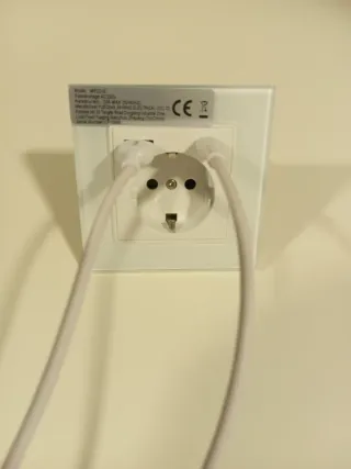 Enchufe de pared con toma de carga USB +  USB C