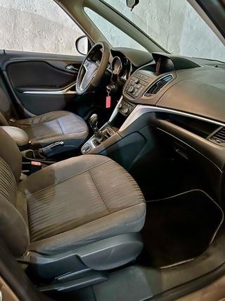 opel zafira tourer 2014