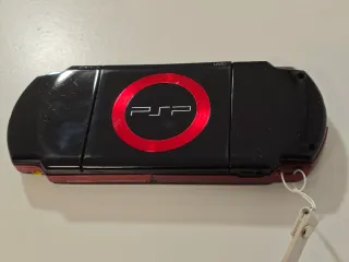 PSP Slim 2004 Nero e Rosso