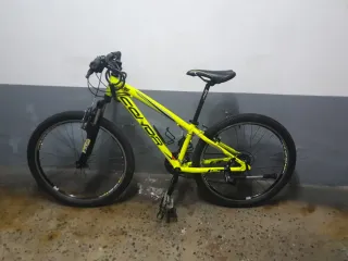 Bicicleta infantil en buen estado.