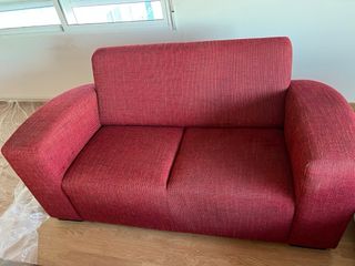 Sofá dos plazas color rojo