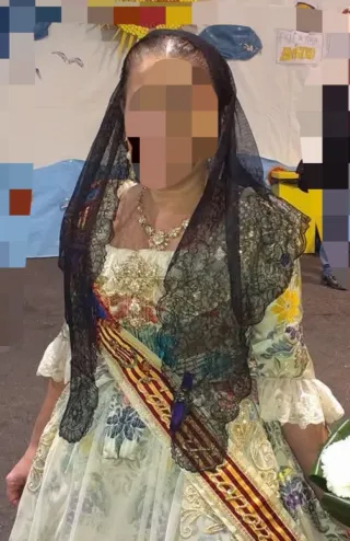 Mantilla triangular valenciana