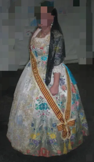 Mantilla triangular valenciana