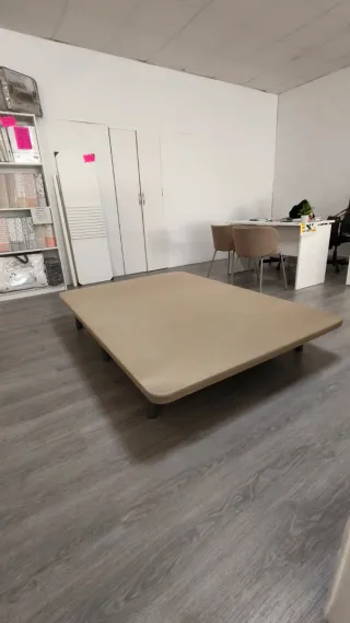 Colchón NUEVO económico. Base tapizada.