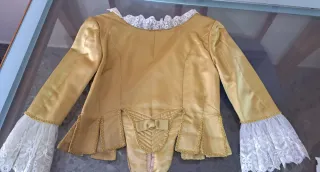 Traje de fallera. 2 corpiños. Zapatos y espardeñas