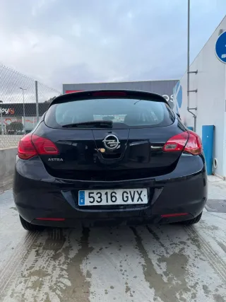 Opel Astra 2010