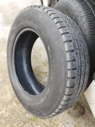 2 Neumáticos de carga 235/65/16c y 215/65/16 c