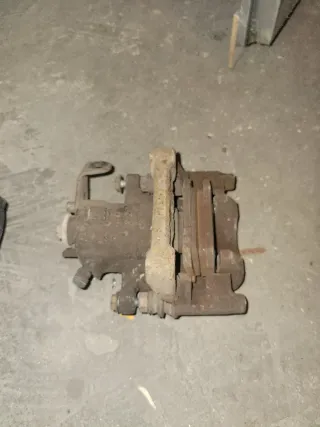 Pinza de freno trasera derecha Audi A3 '99 , León