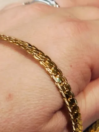 Pulsera dorada eslabones