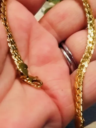 Pulsera dorada eslabones