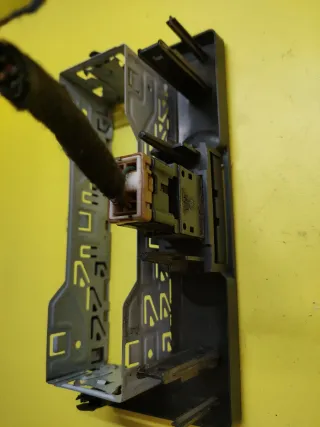 MARCO RADIO BOTON WARNING NISSAN TERRANO II