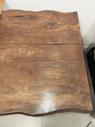 Mesa rustica maciza con 4 taburetes