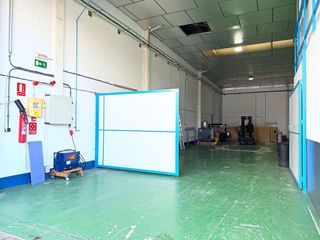 Nave industrial en venta en La Paz en Alcalá de Guadaira