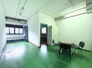 Nave industrial en venta en La Paz en Alcalá de Guadaira