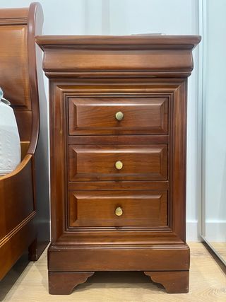 Dormitorio de matrimonio en madera de cerezo