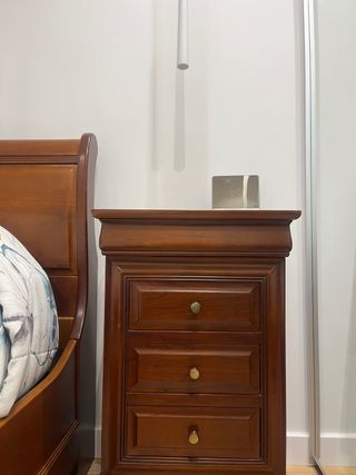 Dormitorio de matrimonio en madera de cerezo