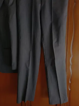 Traje de Caballero gris oscuro