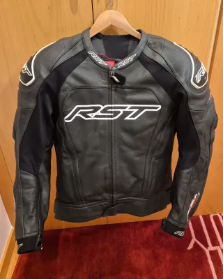 Chaqueta RST cuero talla 52