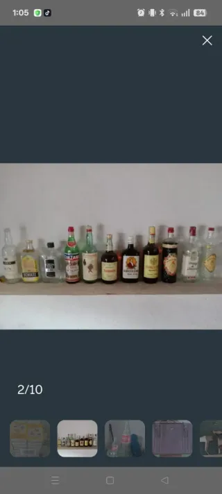 Vecchie bottiglie vuote