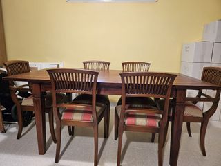 Mesa de comedor con 6 sillas