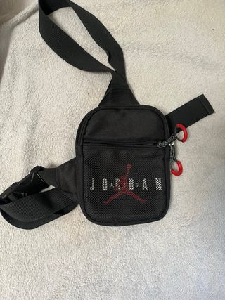 Riñonera Jordan Negra
