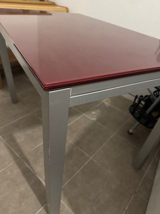 Mesa extensible cristal y metal