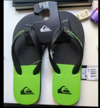 Chanclas Quicksilver número 38 a estrenar.