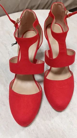 Zapatos de tacón rojos Anna Field T42