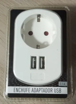 Enchufe con puertos USB