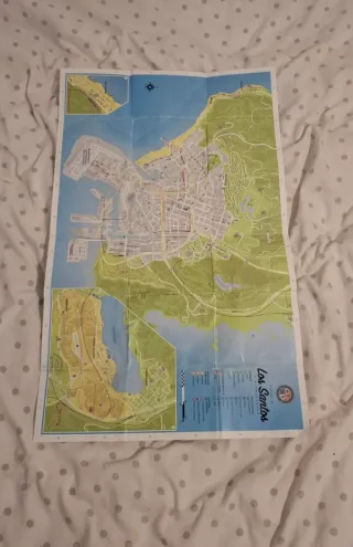 Caja Gta V + mapa +manual (No incluye juego)