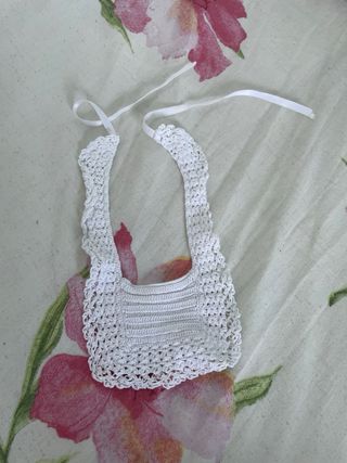 7 Baberos de crochet hechos a mano