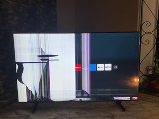 Televisión samsung Cristal UHD U8005 4k roto..