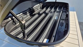 Cofre Farad N8 (400L) + Barras Audi Q5