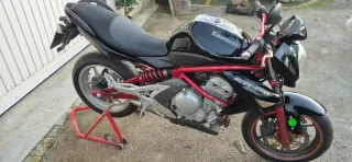 Kawasaki ER6N 650 Bicilíndrica
