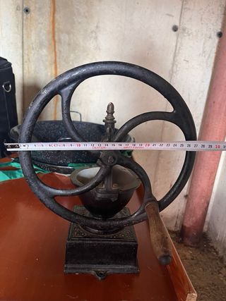 Molinillo de café antiguo