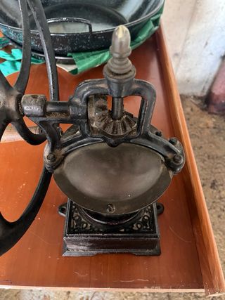 Molinillo de café antiguo