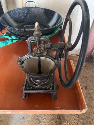 Molinillo de café antiguo